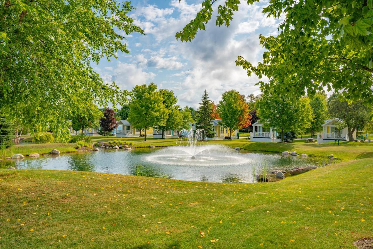Sun Outdoors Petoskey Bay Harbor 호텔 외부 사진